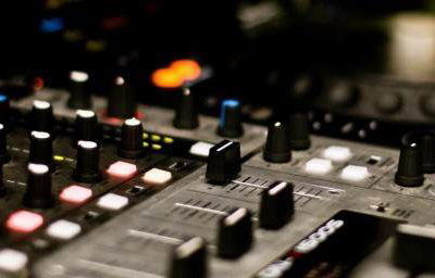 dj-mix-free-photo_385-91