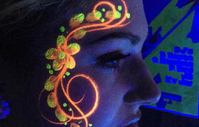 UV_ Flower_Face_Paint