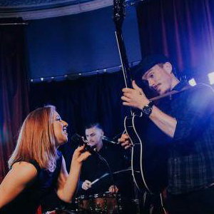 the_electrics_wedding_band4
