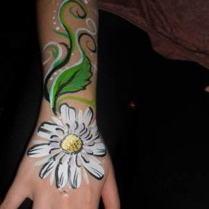 Daisy arm art.