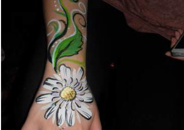 Daisy arm art.