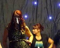jades shake a tail