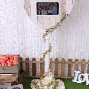 Rustic Booth3