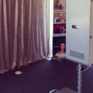 Backdrop dressing to compliment a theme or style