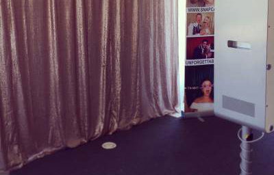 Backdrop dressing to compliment a theme or style