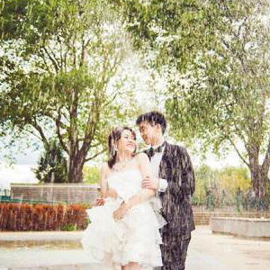 Pre-wedding day shoot in Putney Bishops Park London. Engagement and  wedding photography, videography, make up hair service