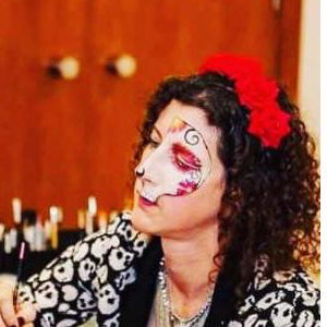 Halloween face painter
