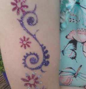 Glitter tattoo spiral
