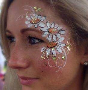 Face paint sparkly daisies