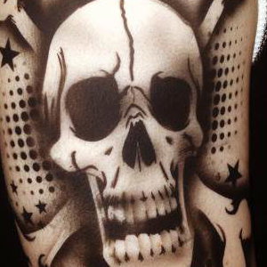 Skull and bones Airbrush