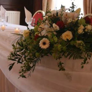 Top Table Flowers and Draping