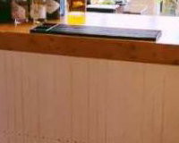 Pallet bar wedding