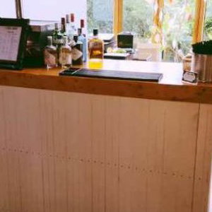 Pallet bar wedding