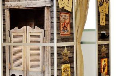 The stunning Wild West Saloon Bar Booth