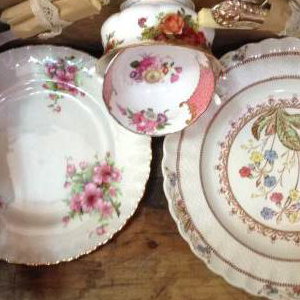 plates crates and tied cutlery CB18