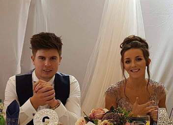 evie and steve top table 17