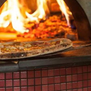 mobile-pizza-oven-for-weddings