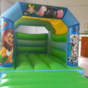 jungle-bouncy-castle-and-ball-pit