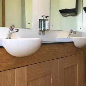 Luxury 3plus1 - Ladies toilets (2)