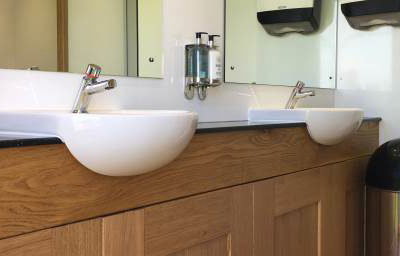 Luxury 3plus1 - Ladies toilets (2)