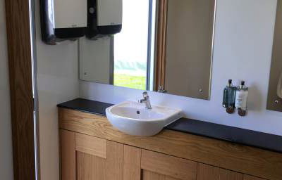 Luxury 3plus1 - Ladies toilets (3)