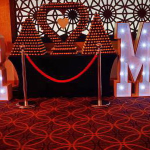 MR&MRS Ferrero Rocher Display 