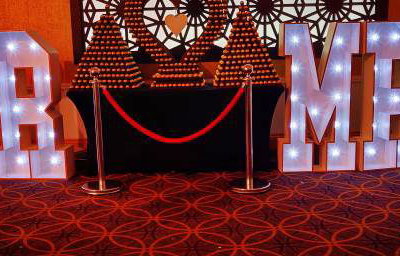 MR&MRS Ferrero Rocher Display 