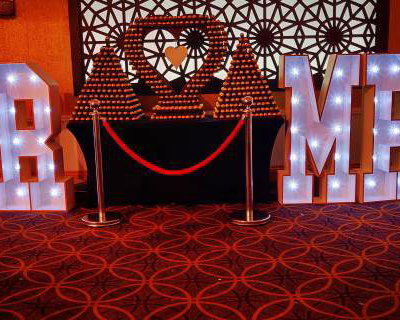 MR&MRS Ferrero Rocher Display 