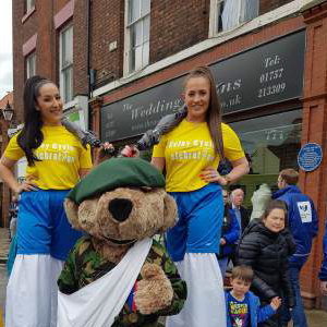 Tour De Yorkshire Stiltwalkers