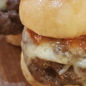 mini burger canape