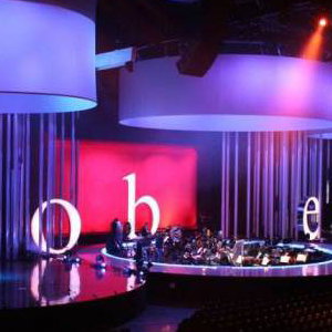StudioTak-High-Gloss-Black-Stage-Floor-1030x687