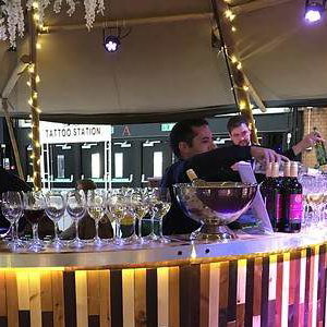 Rustic round bar_showcase