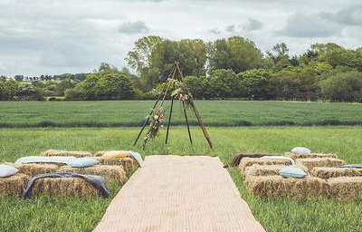 Rustic arch_matted walkway