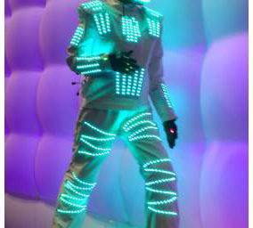 Led-Stiltwalker-4