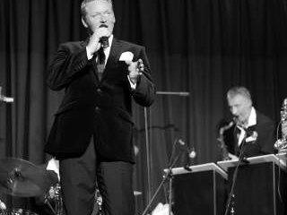 Jonny Gray Swing Singer