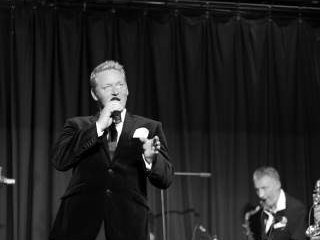 Jonny Gray Swing Singer