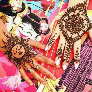 sun gals hands