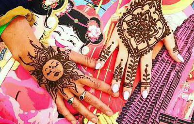 sun gals hands