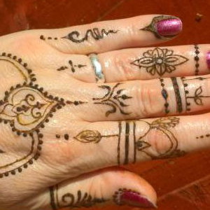 Individual jewellery style Henna