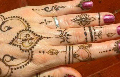 Individual jewellery style Henna