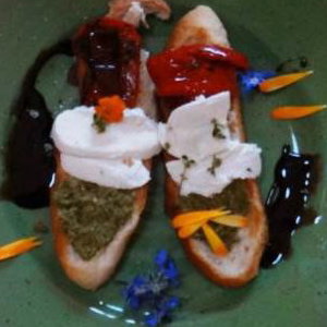 19-04-28 Bruchetta Tricalore starter