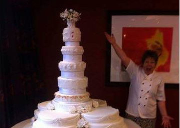 10 tier wedding cake 4' high