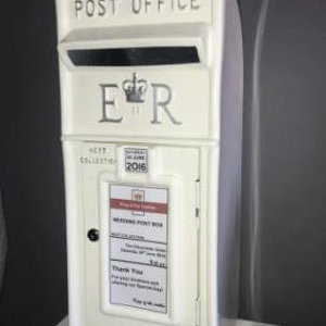 king of the castles glos post box