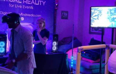 Hosted VR