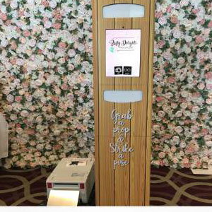 Selfie Booth Photo & Flower Wall