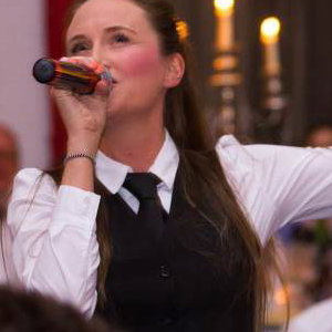 Sing Out Waitresses & Waiters Surprise Singing Show - photo 2