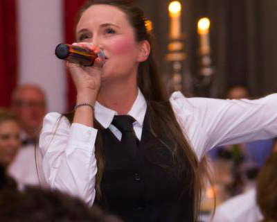Sing Out Waitresses & Waiters Surprise Singing Show - photo 2
