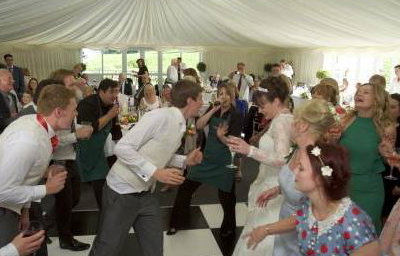 Sing Out Waitresses & Waiters Surprise Singing Show - photo 8