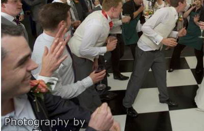 Sing Out Waitresses & Waiters Surprise Singing Show - photo 8