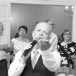 Sing Out Waitresses & Waiters Surprise Singing Show - photo 7